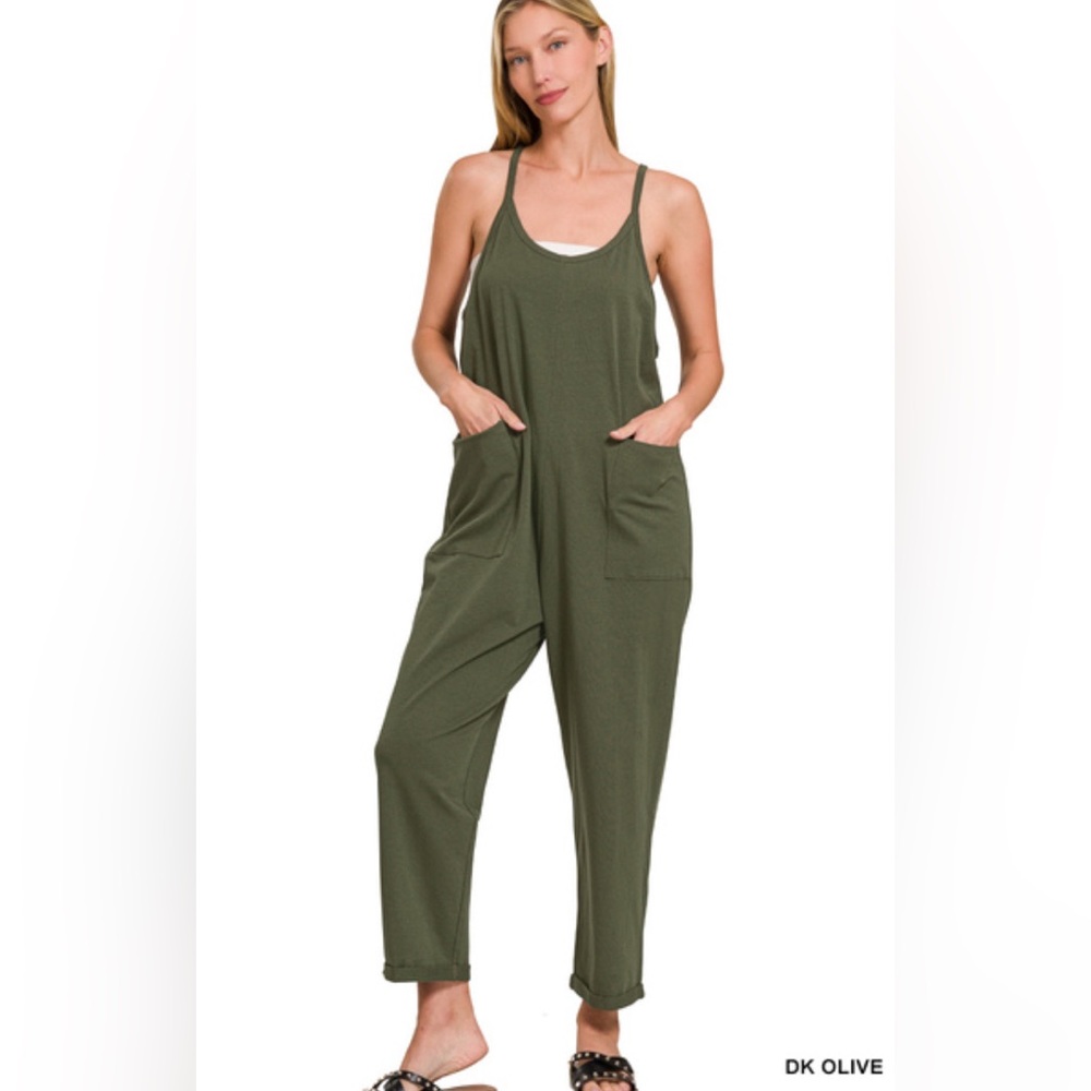 NWT ZENANA SPAGHETTI STRAP POCKETED JUMPSUIT